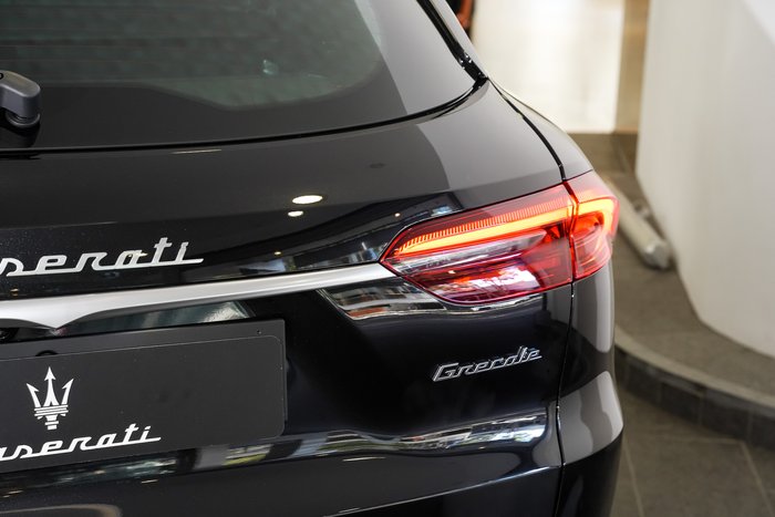 2026 Maserati Grecale 300HP HYBRID 4WD NERO TEMPESTA