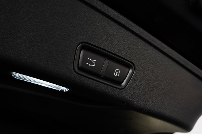 2026 Maserati Grecale 300HP HYBRID 4WD NERO TEMPESTA