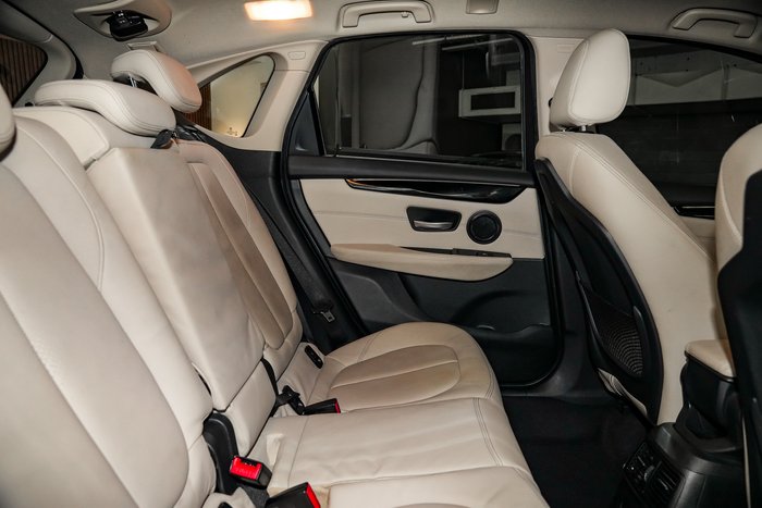 2016 BMW 2 Series 218i Luxury Line
