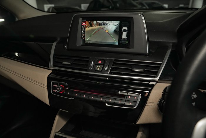 2016 BMW 2 Series 218i Luxury Line