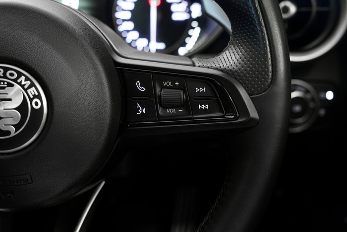 2021 Alfa Romeo Giulia Sport