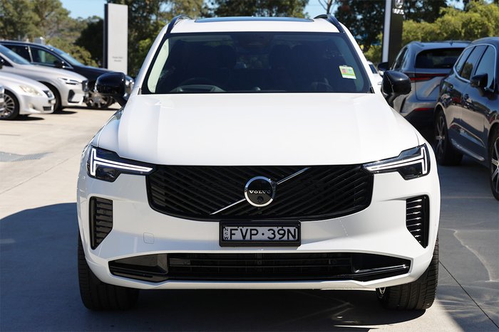 2025 Volvo XC90 Ultra B5 Dark