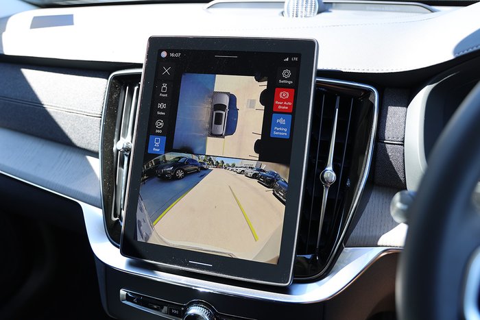 2025 Volvo XC90 Ultra B5 Dark