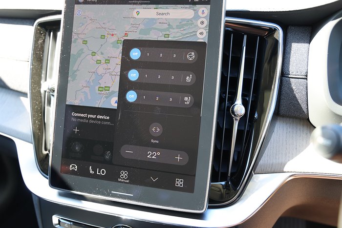 2025 Volvo XC90 Ultra B5 Dark