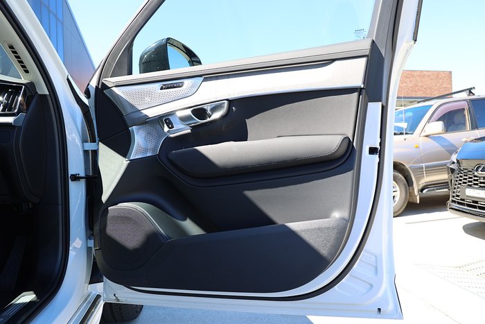 2025 Volvo XC90 Ultra B5 Dark