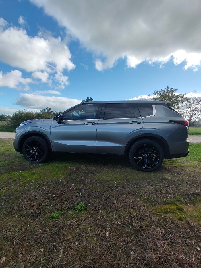 2023 Mitsubishi Outlander Black Edition