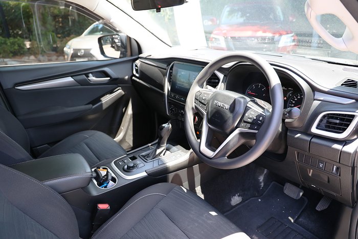 2022 Isuzu MU-X LS-M