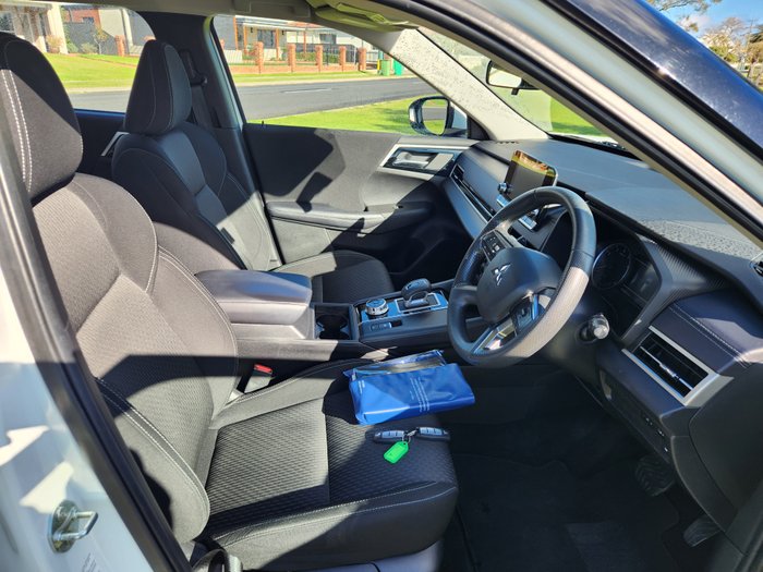 2023 Mitsubishi Outlander ES