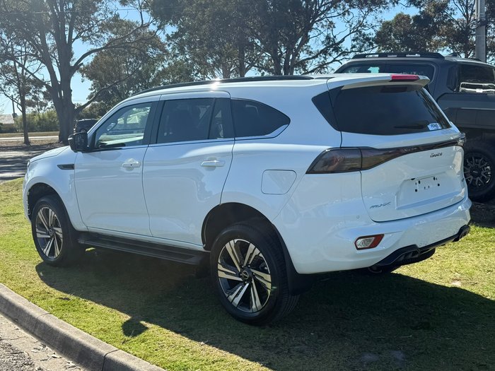 2025 Isuzu MU-X LS-T