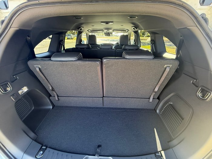 2025 Isuzu MU-X LS-T