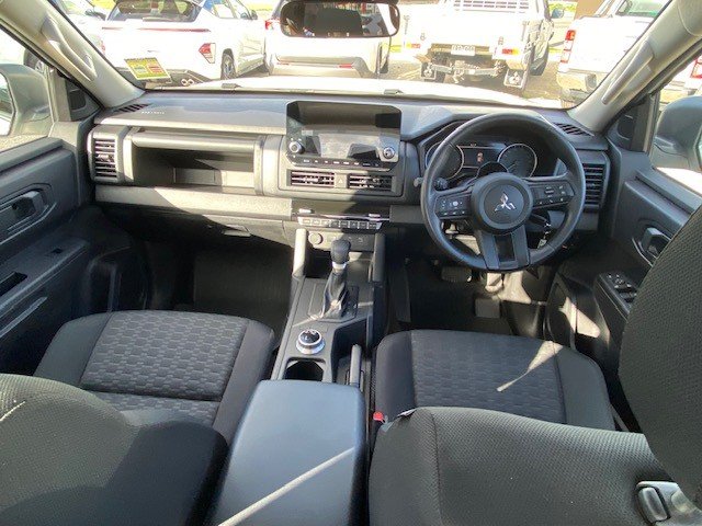 2024 MITSUBISHI Triton GLX