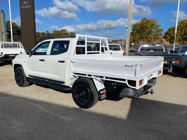 2024 MITSUBISHI Triton GLX