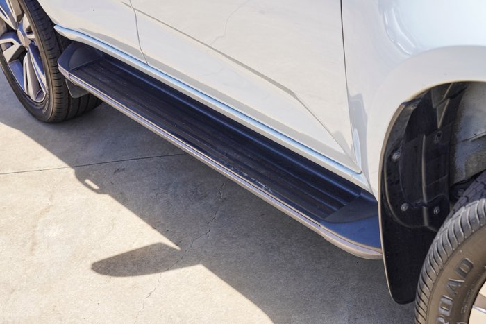 2023 Isuzu MU-X LS-T