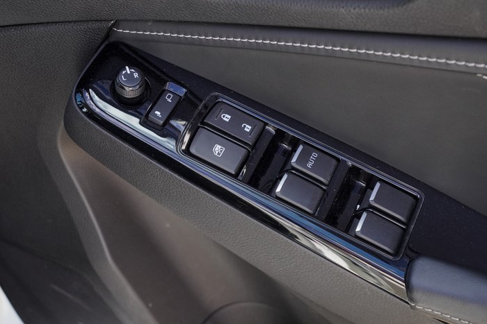 2023 Isuzu MU-X LS-T