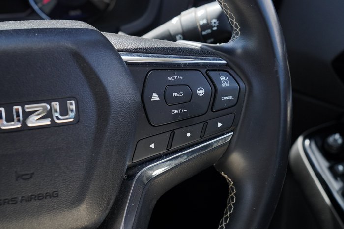 2023 Isuzu MU-X LS-T