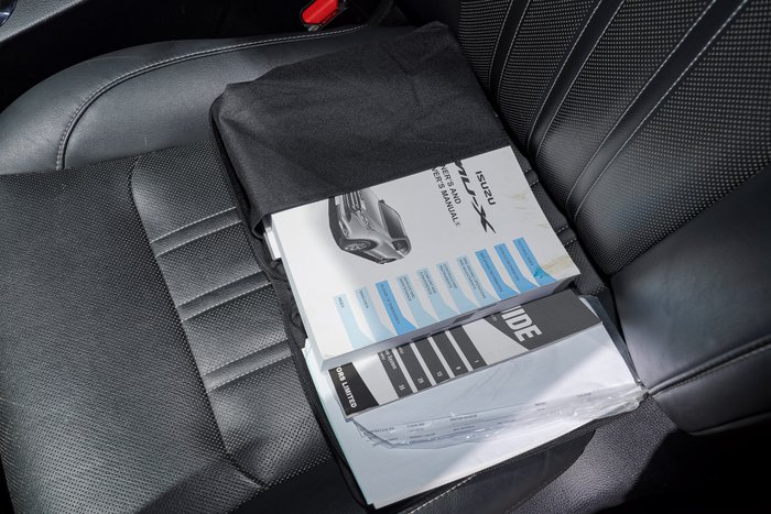 2023 Isuzu MU-X LS-T