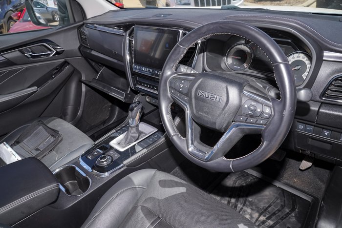 2023 Isuzu MU-X LS-T