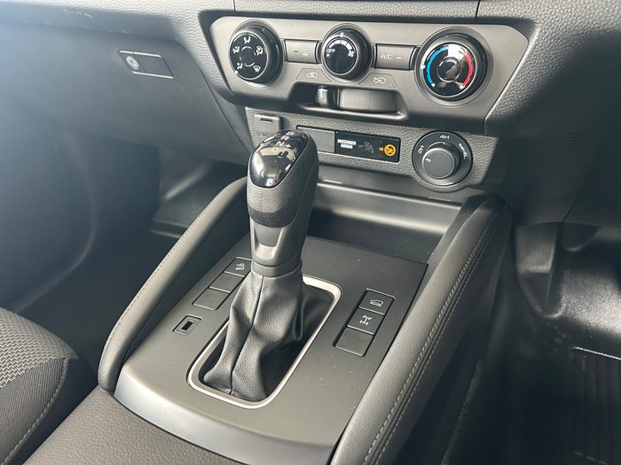 2025 Mazda BT-50 XS