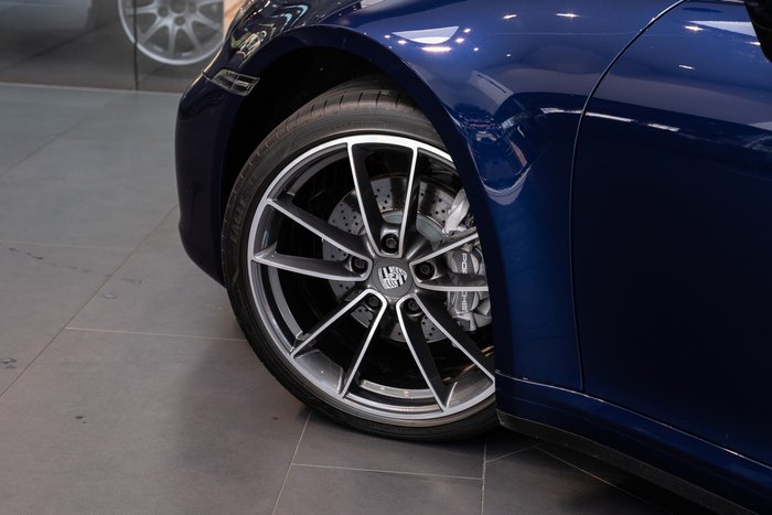 2019 Porsche 911 Carrera