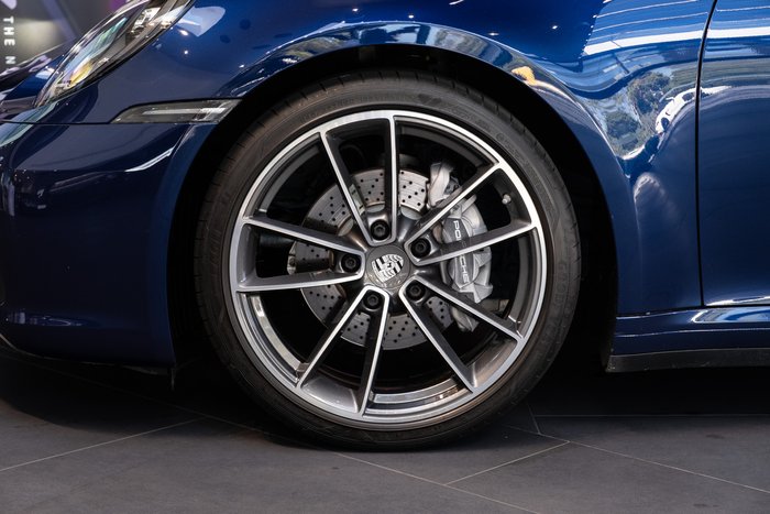 2019 Porsche 911 Carrera