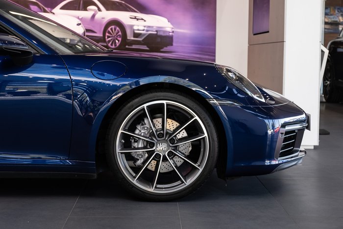 2019 Porsche 911 Carrera