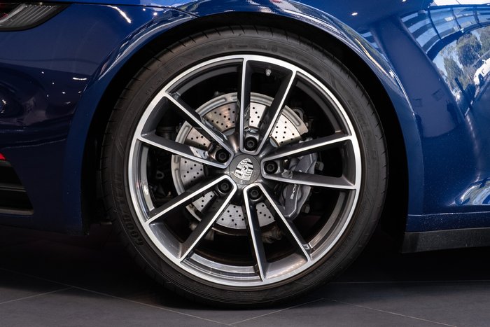 2019 Porsche 911 Carrera