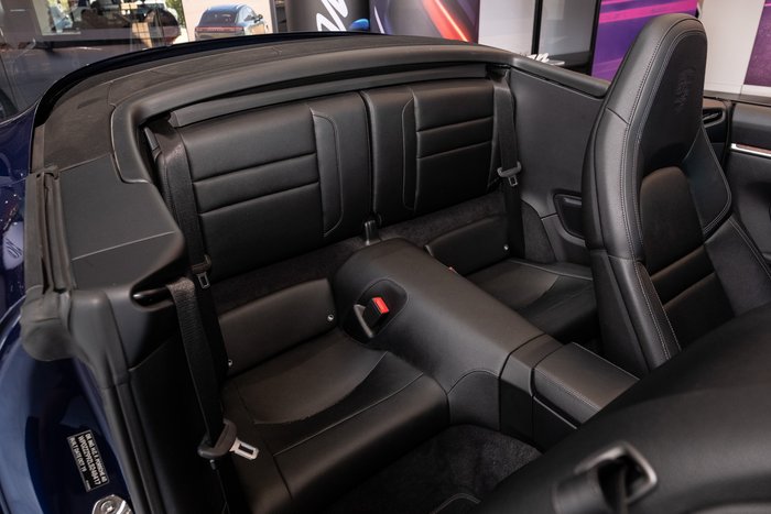 2019 Porsche 911 Carrera