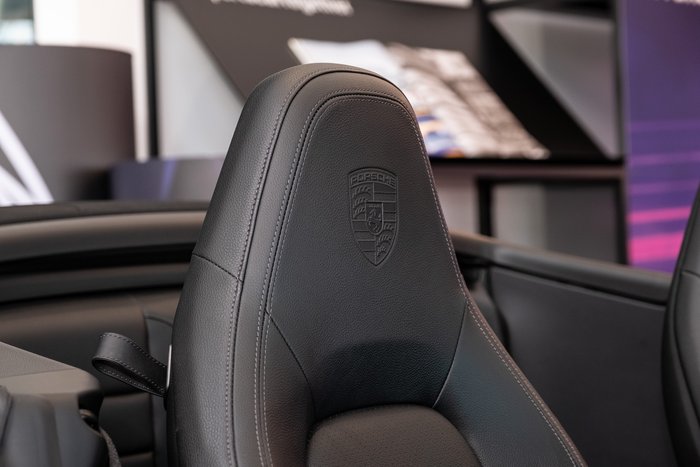 2019 Porsche 911 Carrera
