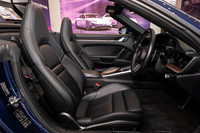 2019 Porsche 911 Carrera