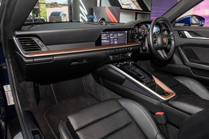 2019 Porsche 911 Carrera