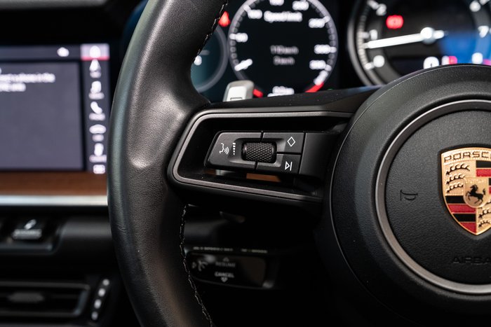 2019 Porsche 911 Carrera