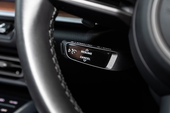 2019 Porsche 911 Carrera