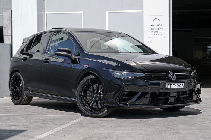 2025 Volkswagen Golf R Black Edition
