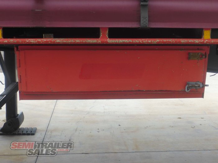 2004 Barker 12 Pallet Curtainsider A Trailer