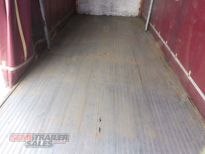 2004 Barker 12 Pallet Curtainsider A Trailer