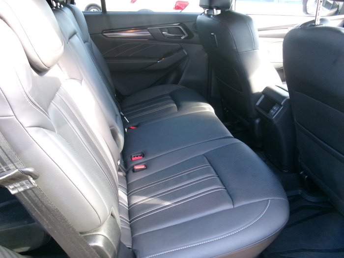 2023 ISUZU MU-X LS-T (4x4)