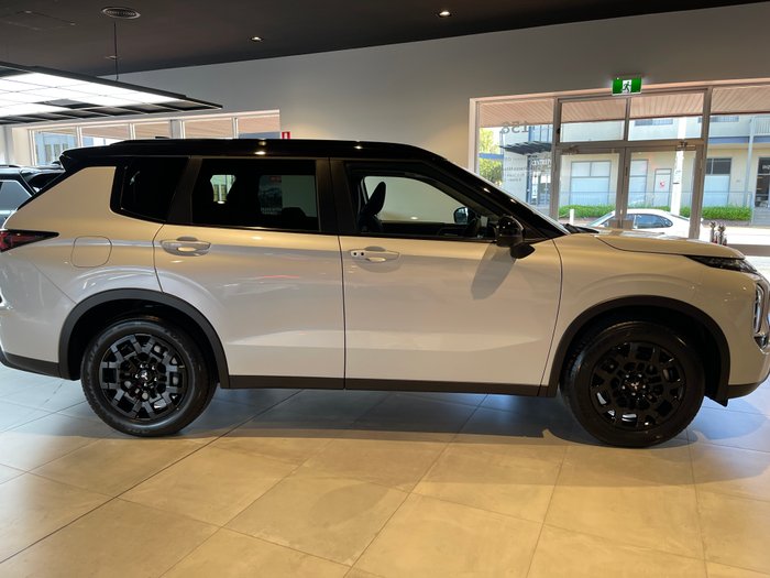 2026 MITSUBISHI Outlander LS