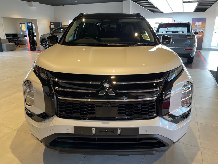 2026 MITSUBISHI Outlander LS