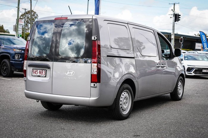 2025 Hyundai STARIA 