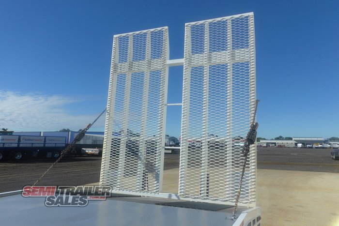 2003 Lusty 16 Pallet Dropdeck with Ramps