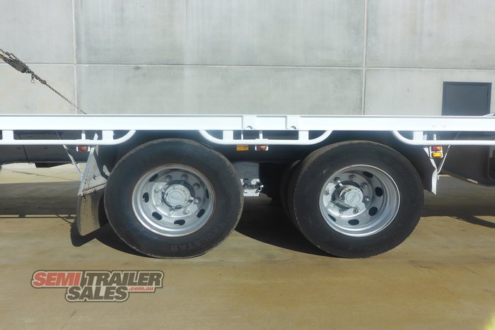 2003 Lusty 16 Pallet Dropdeck with Ramps