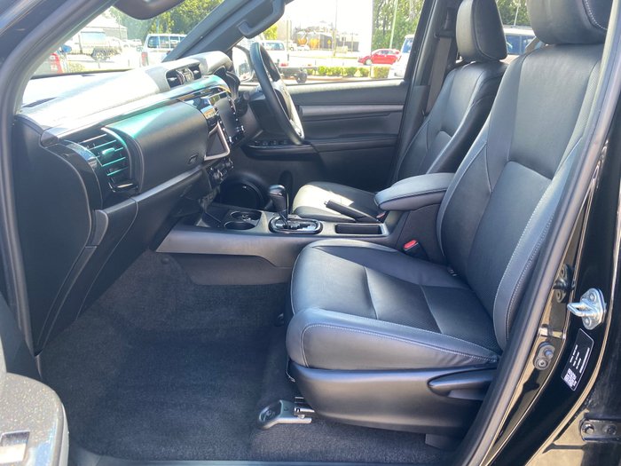 2021 Toyota Hilux 4x4 Hilux 4x4 Rugged X 2.8L T Diesel Automatic Double Cab 2U76940 001