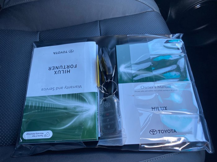 2021 Toyota Hilux 4x4 Hilux 4x4 Rugged X 2.8L T Diesel Automatic Double Cab 2U76940 001