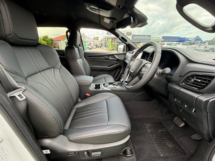 2026 Isuzu MU-X LS-T