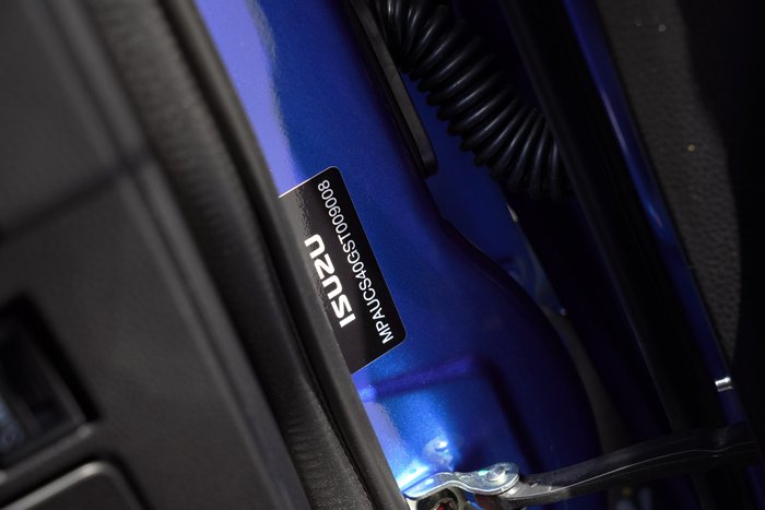 2025 Isuzu MU-X LS-T