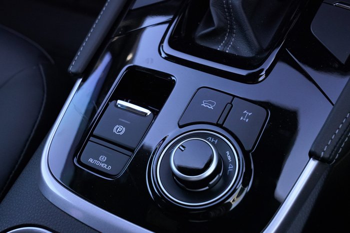 2025 Isuzu MU-X LS-T