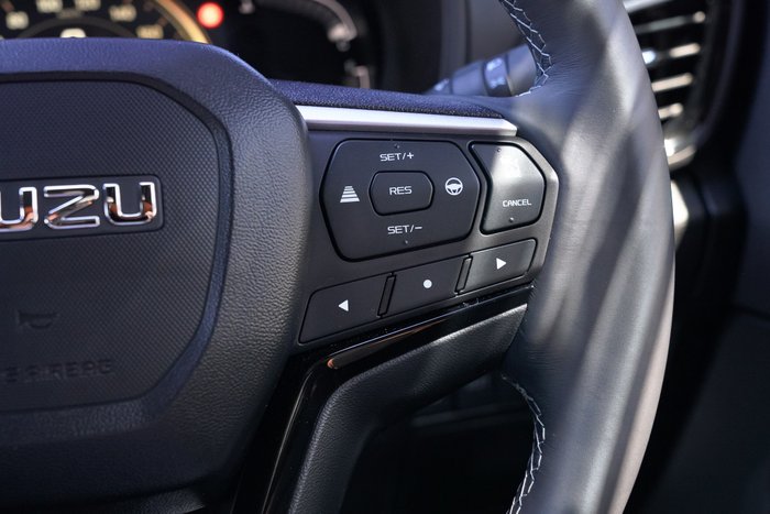 2025 Isuzu MU-X LS-T