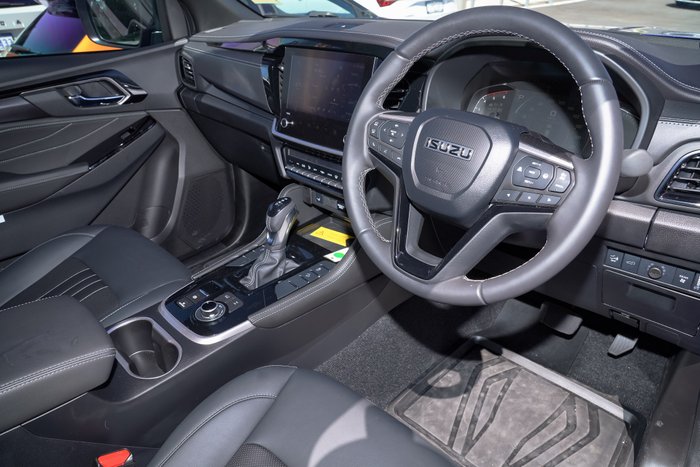 2025 Isuzu MU-X LS-T