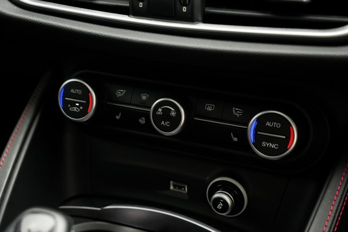 2019 Alfa Romeo Stelvio Quadrifoglio