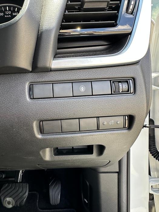 2023 Nissan X-TRAIL ST